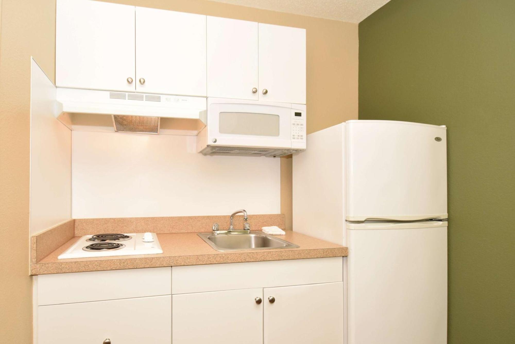 Extended Stay America Select Suites - Durham - University - Ivy Creek Blvd Екстер'єр фото