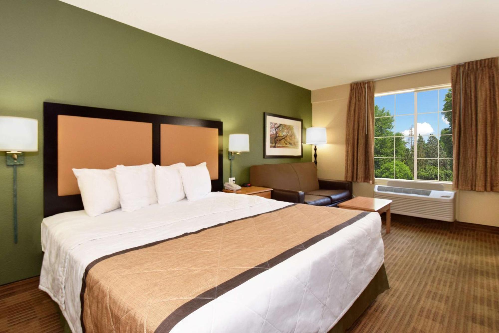 Extended Stay America Select Suites - Durham - University - Ivy Creek Blvd Екстер'єр фото