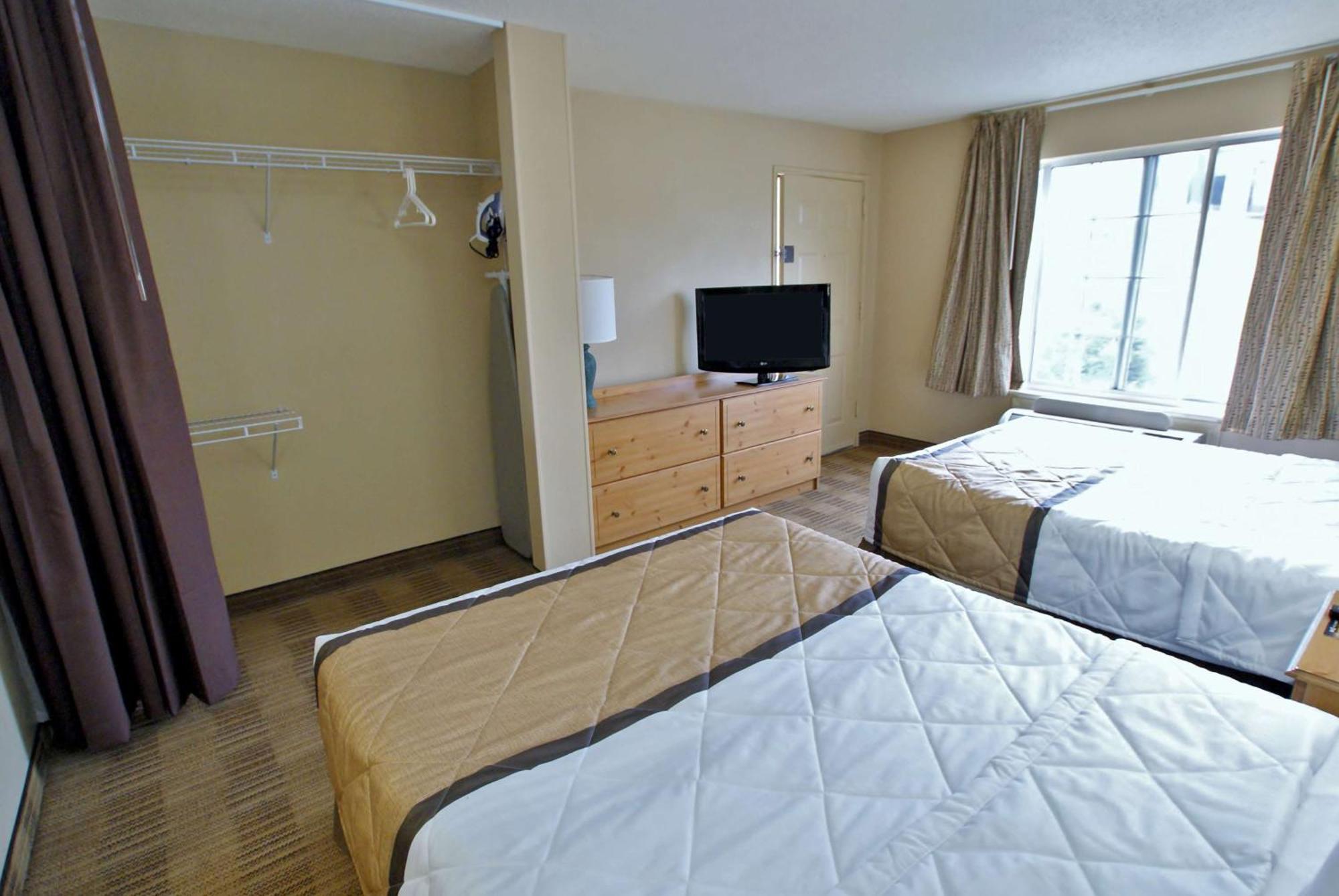 Extended Stay America Select Suites - Durham - University - Ivy Creek Blvd Екстер'єр фото
