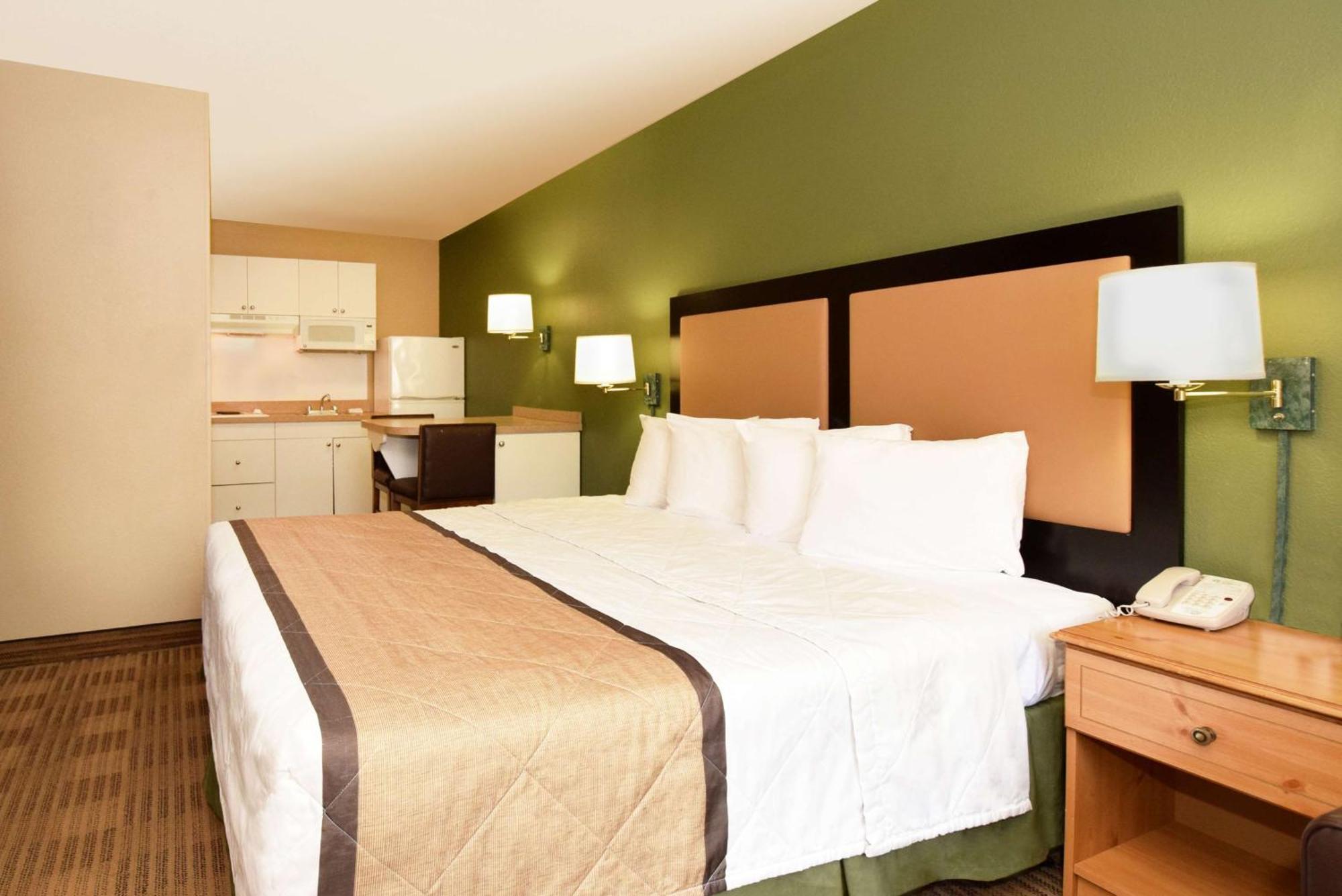 Extended Stay America Select Suites - Durham - University - Ivy Creek Blvd Екстер'єр фото