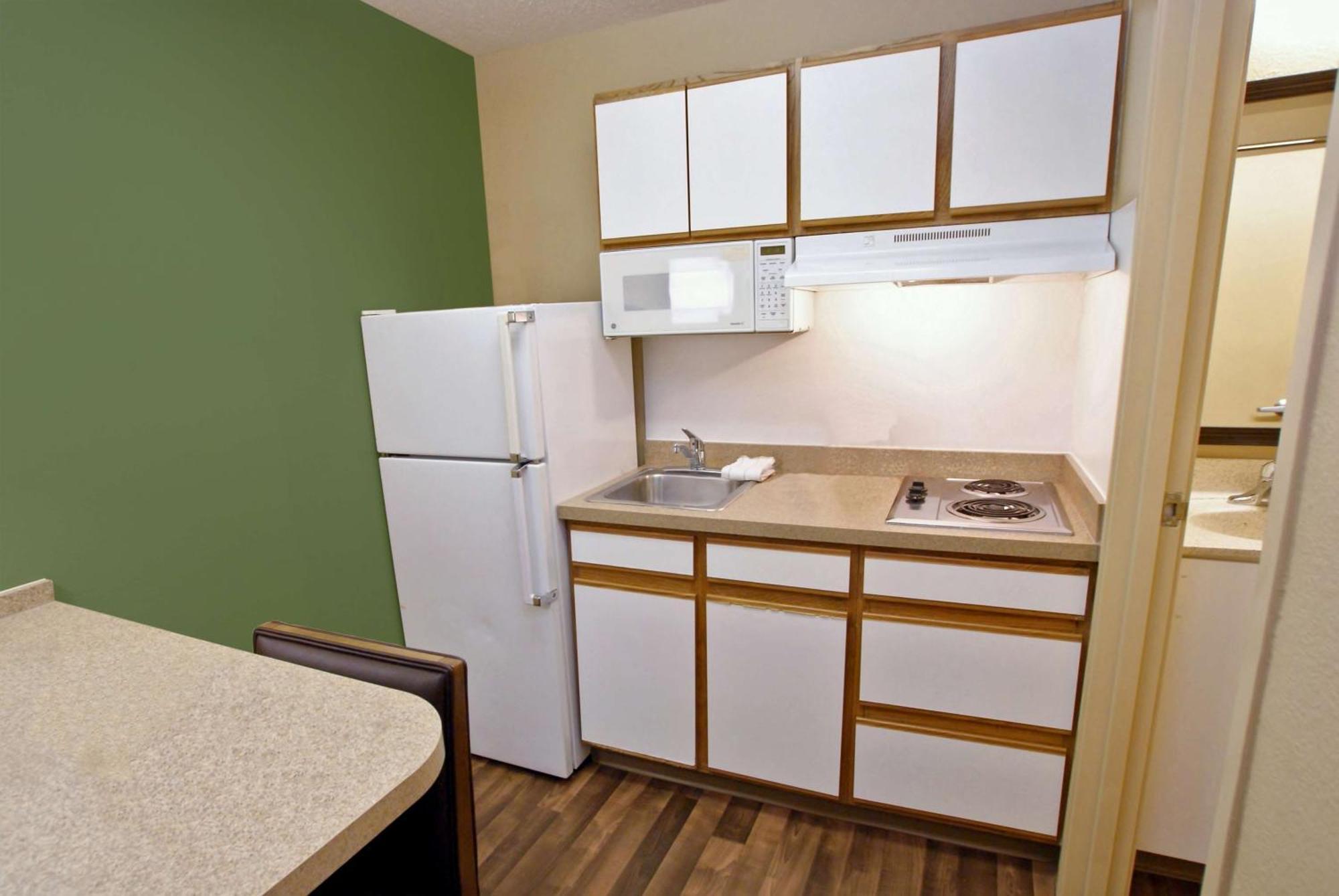 Extended Stay America Select Suites - Durham - University - Ivy Creek Blvd Екстер'єр фото
