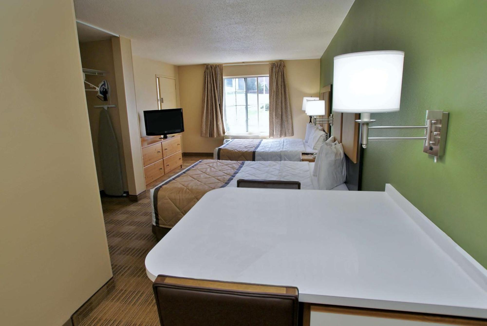 Extended Stay America Select Suites - Durham - University - Ivy Creek Blvd Екстер'єр фото