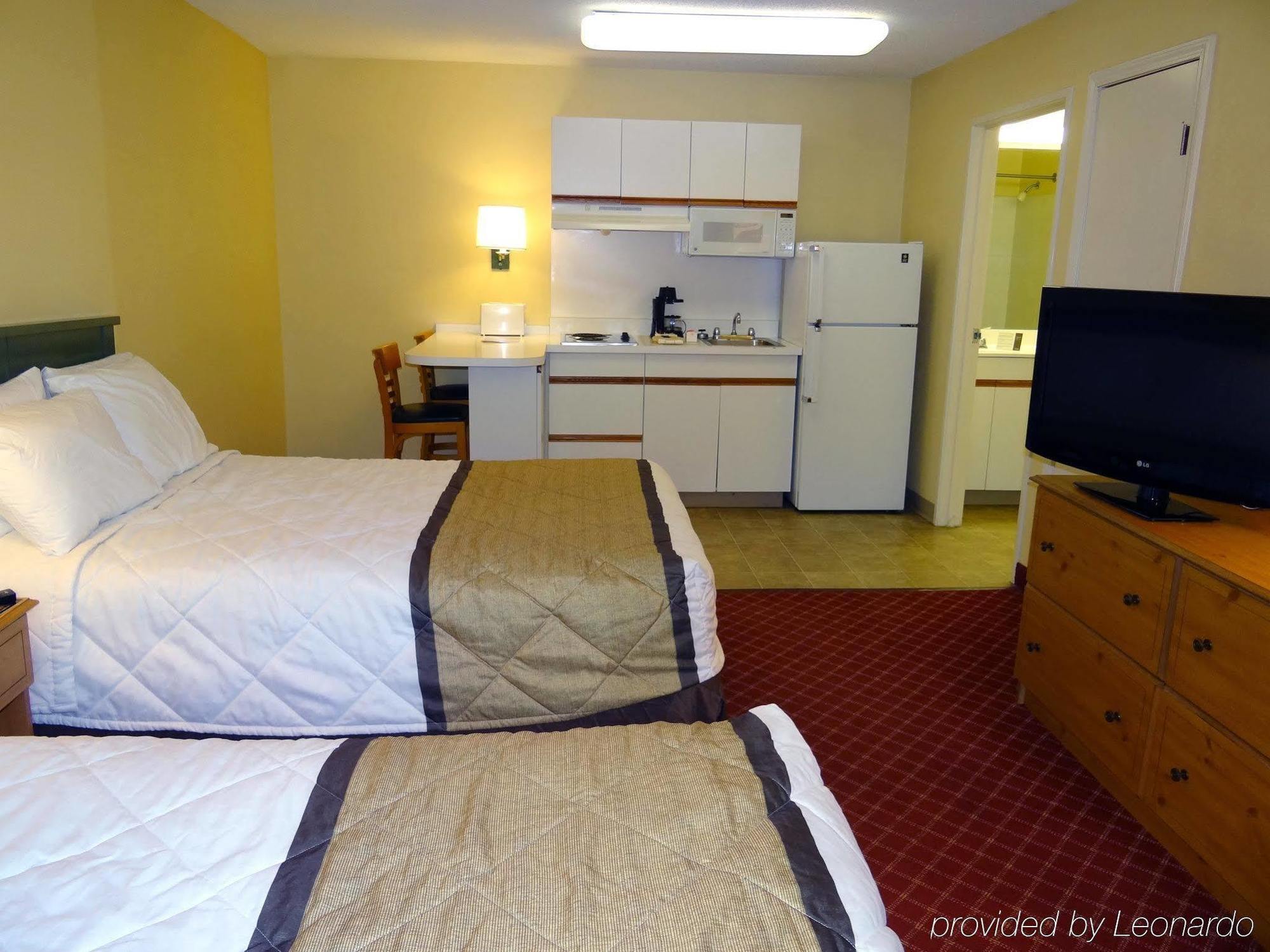 Extended Stay America Select Suites - Durham - University - Ivy Creek Blvd Екстер'єр фото